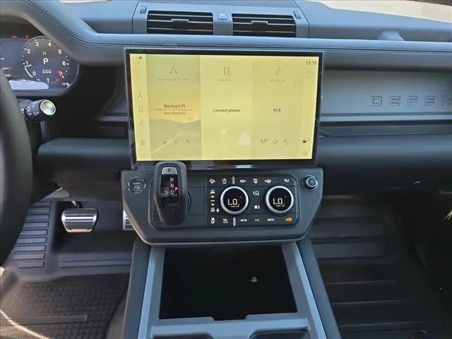 2026 Land Rover Defender P525 V8