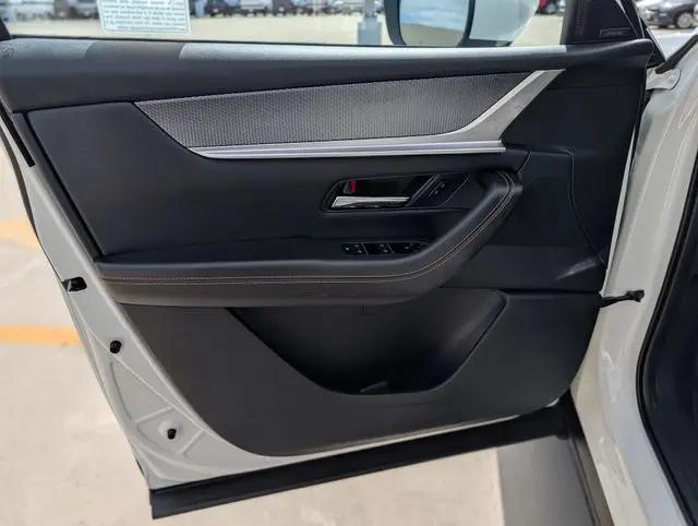 2024 Mazda X-90 Premium Plus