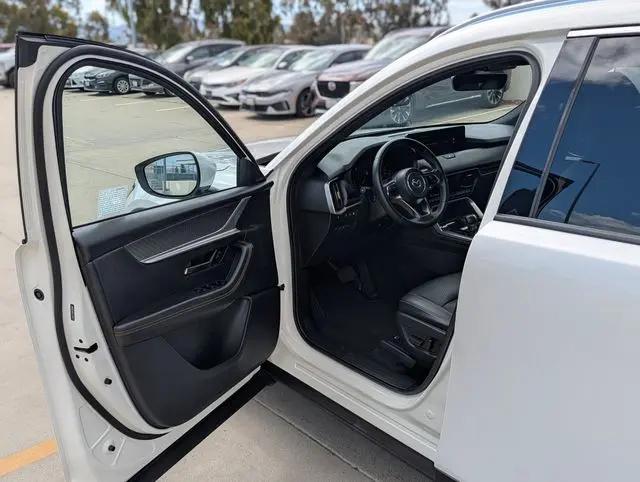 2024 Mazda X-90 Premium Plus