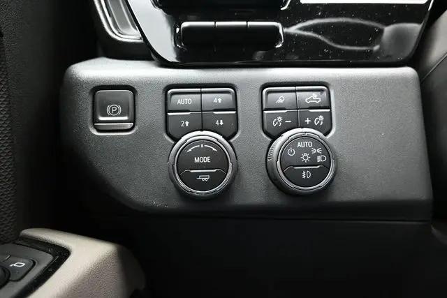 2023 Chevrolet Silverado 1500 4WD Crew Cab Short Bed ZR2