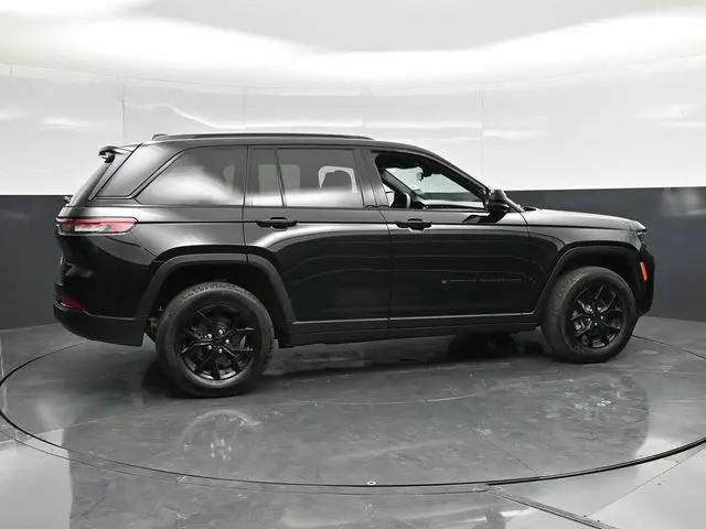 2025 Jeep Grand Cherokee Altitude 4x4