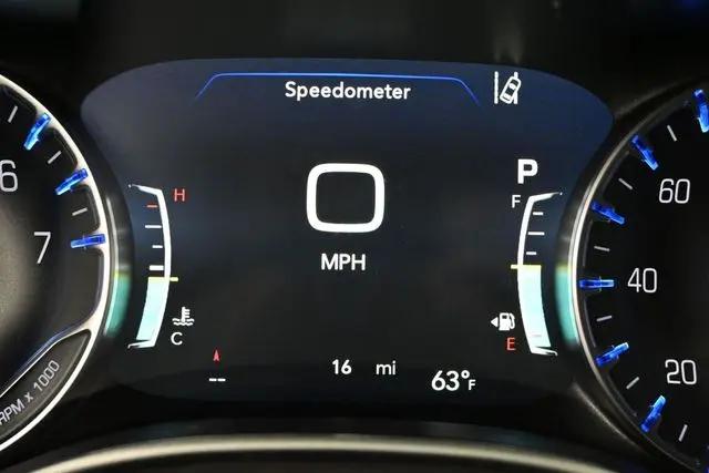 2027 Chrysler Pacifica Select