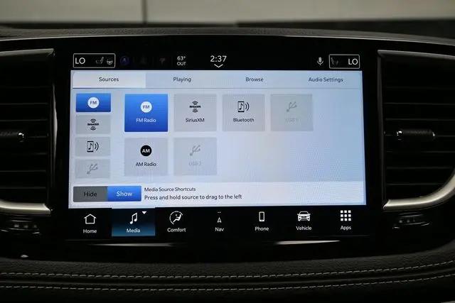 2027 Chrysler Pacifica Select