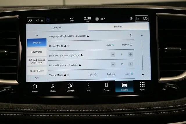 2027 Chrysler Pacifica Select