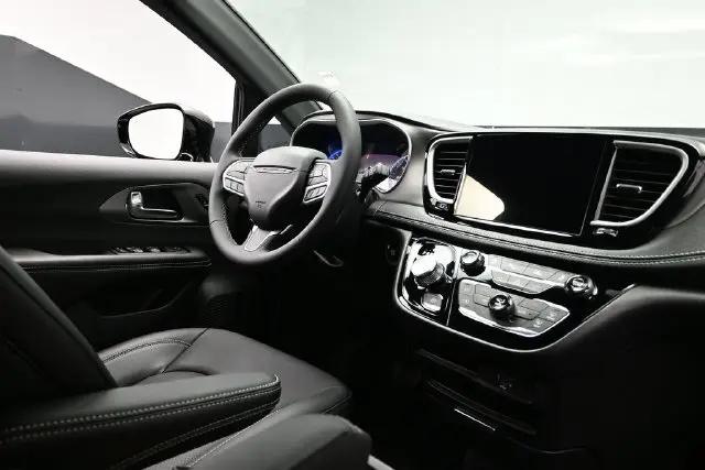 2027 Chrysler Pacifica Select AWD