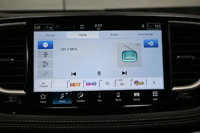 2027 Chrysler Pacifica Select AWD