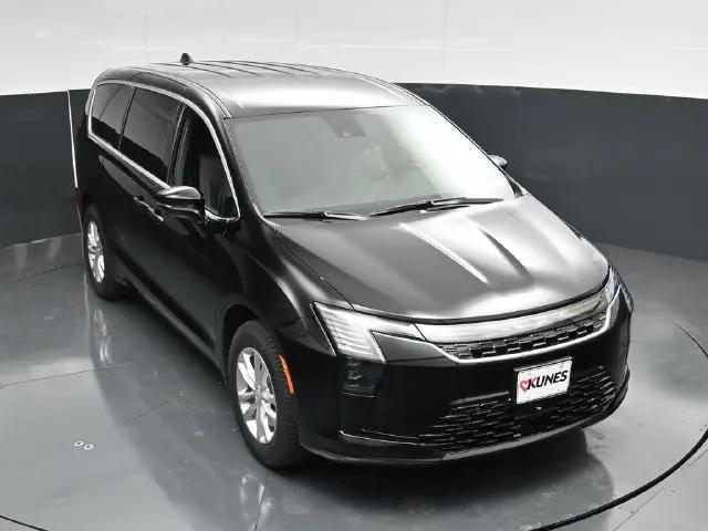 2027 Chrysler Pacifica Select AWD