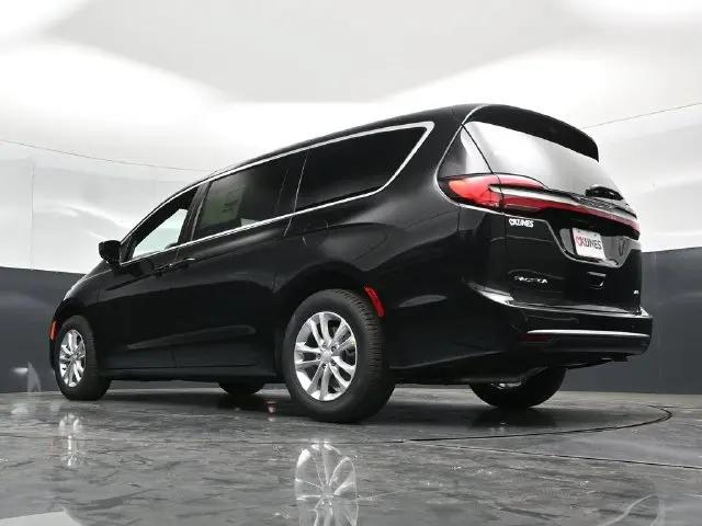 2027 Chrysler Pacifica Select AWD