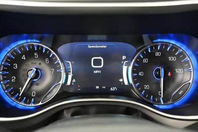 2027 Chrysler Pacifica Select