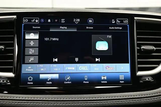 2027 Chrysler Pacifica Select