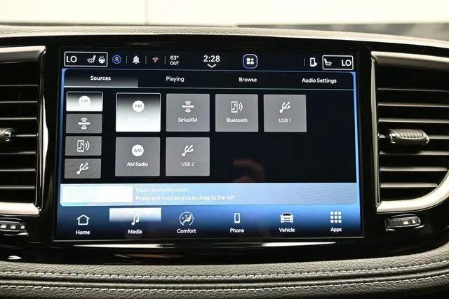 2027 Chrysler Pacifica Select