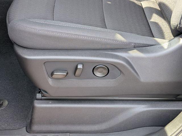 2026 Chevrolet Silverado 1500 4WD Crew Cab Short Bed Custom