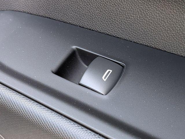 2026 Chevrolet Silverado 1500 4WD Crew Cab Short Bed Custom