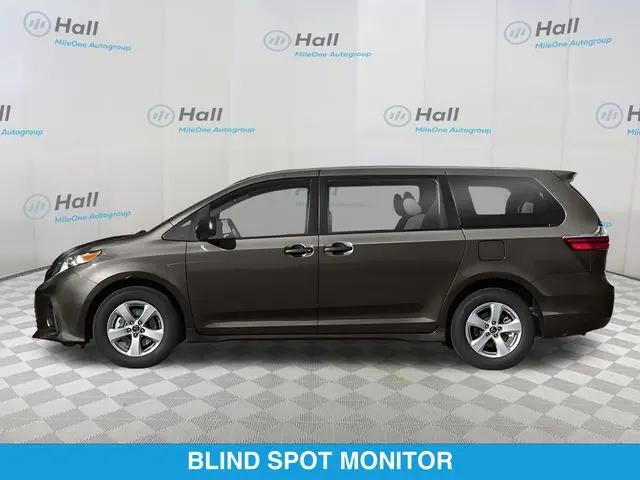 2020 Toyota Sienna XLE