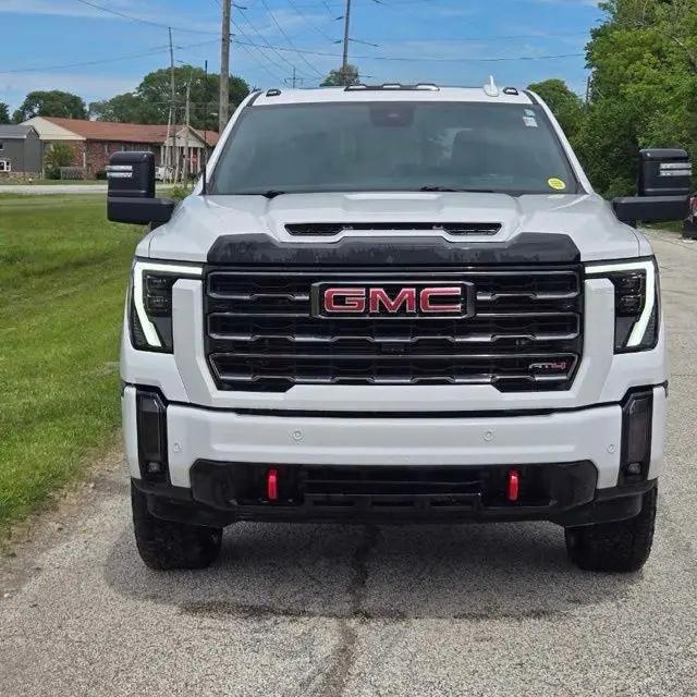 2024 GMC Sierra 2500HD 4WD Crew Cab Standard Bed AT4