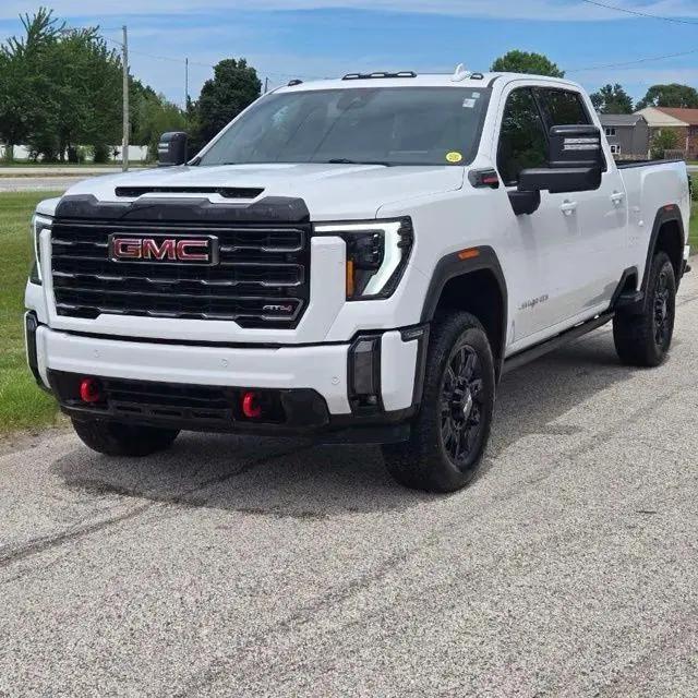 2024 GMC Sierra 2500HD 4WD Crew Cab Standard Bed AT4