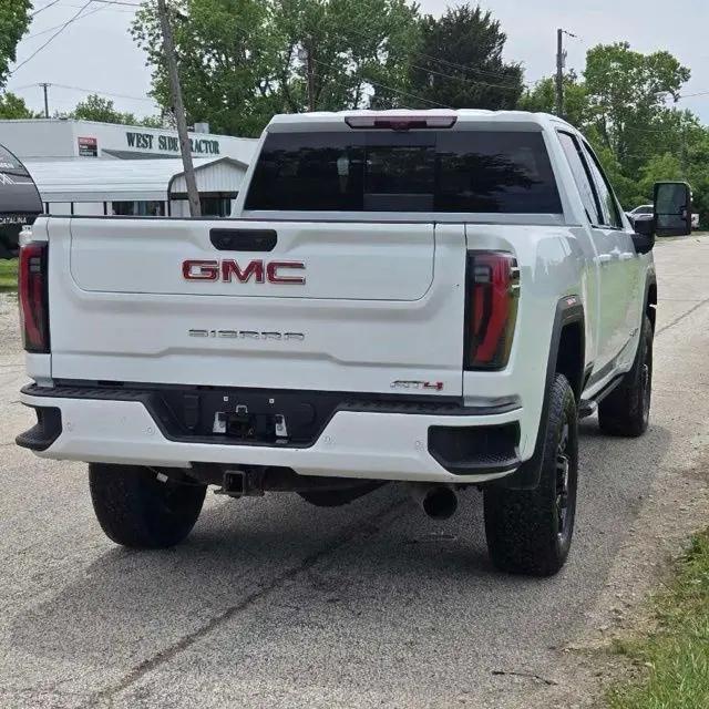 2024 GMC Sierra 2500HD 4WD Crew Cab Standard Bed AT4