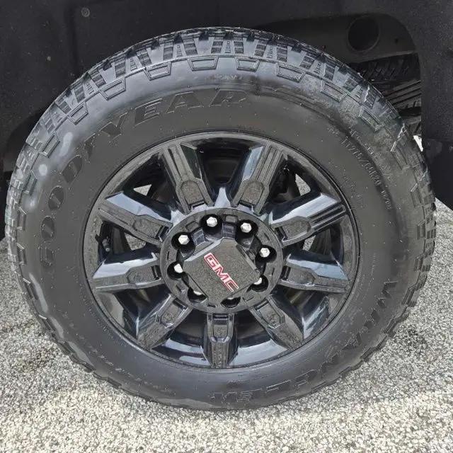 2024 GMC Sierra 2500HD 4WD Crew Cab Standard Bed AT4