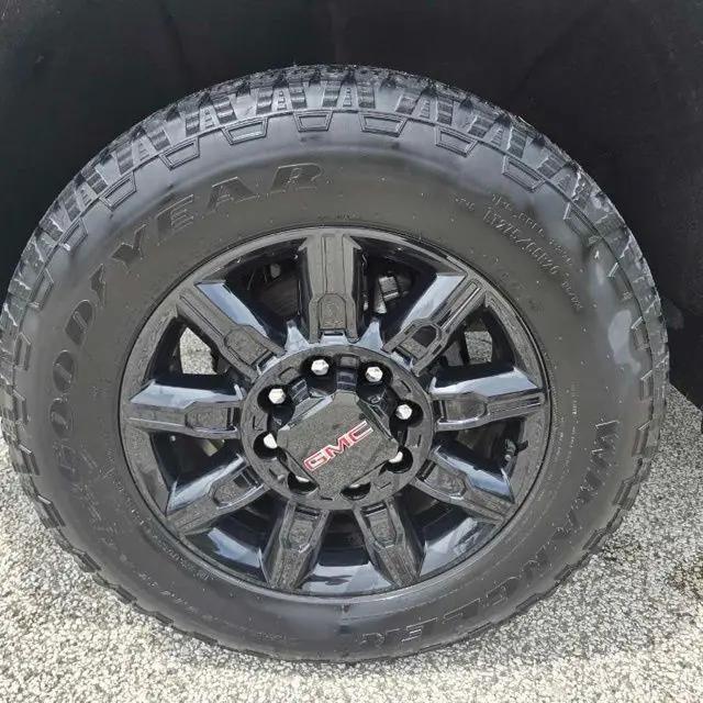 2024 GMC Sierra 2500HD 4WD Crew Cab Standard Bed AT4