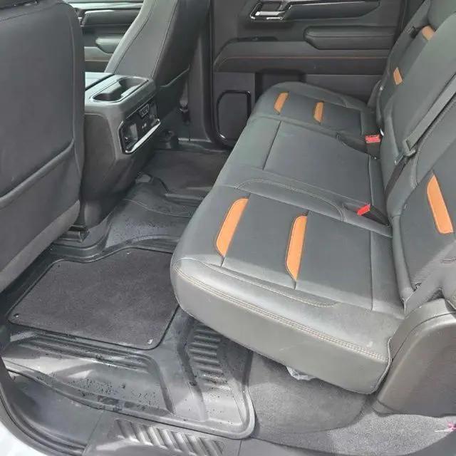 2024 GMC Sierra 2500HD 4WD Crew Cab Standard Bed AT4