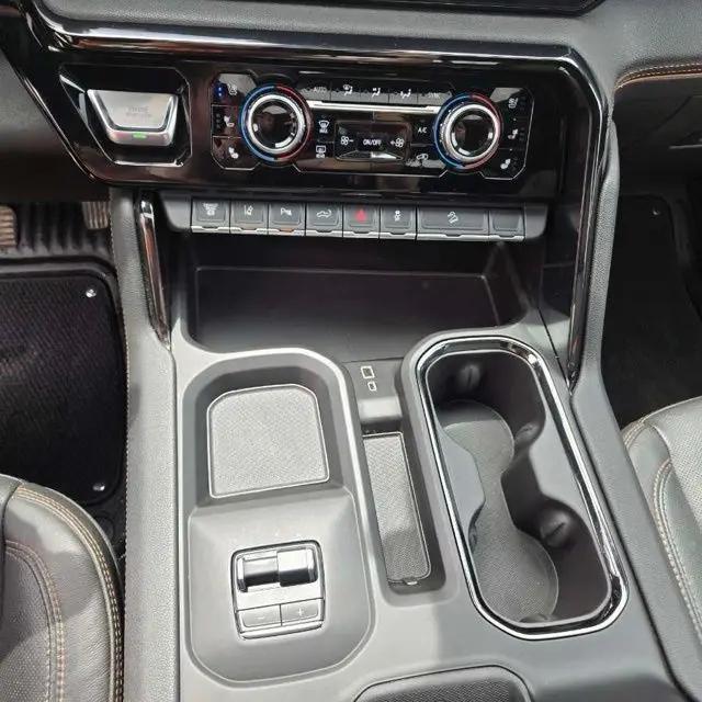 2024 GMC Sierra 2500HD 4WD Crew Cab Standard Bed AT4