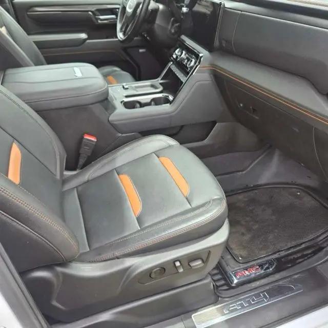 2024 GMC Sierra 2500HD 4WD Crew Cab Standard Bed AT4