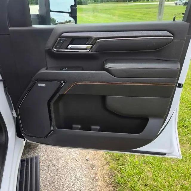 2024 GMC Sierra 2500HD 4WD Crew Cab Standard Bed AT4