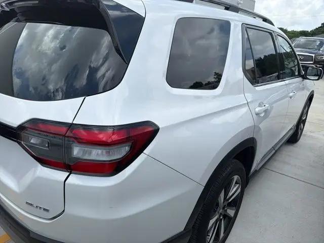 2023 Honda Pilot AWD Elite