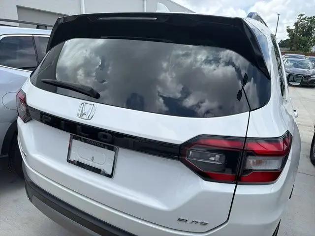 2023 Honda Pilot AWD Elite