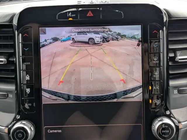 2025 Ram 1500 Big Horn Crew Cab 4x4 5'7" Box
