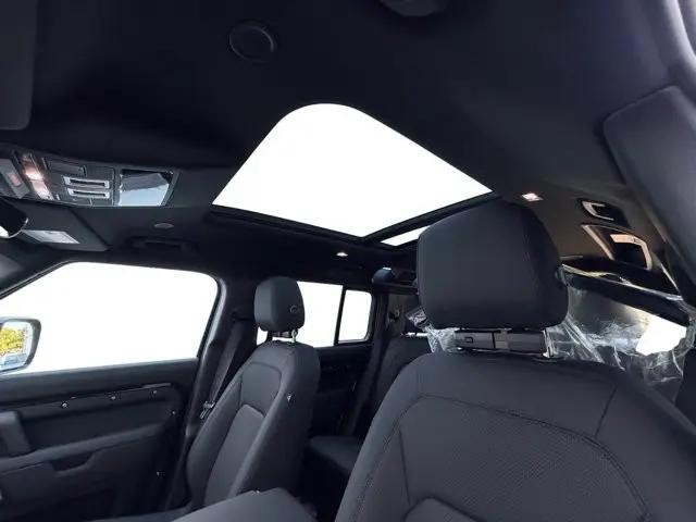 2026 Land Rover Defender P400 X-Dynamic SE