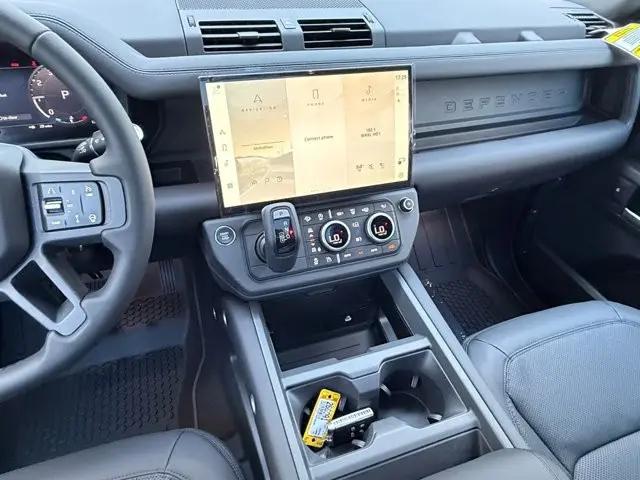 2026 Land Rover Defender P400 X-Dynamic SE