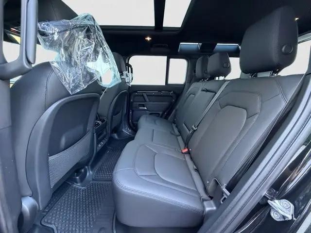 2026 Land Rover Defender P400 X-Dynamic SE