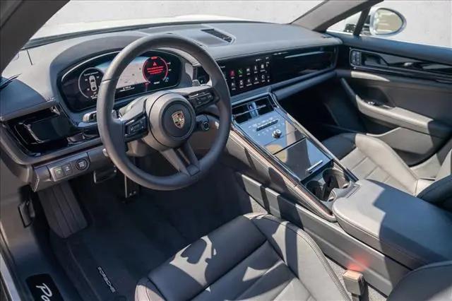 2025 Porsche Panamera 4