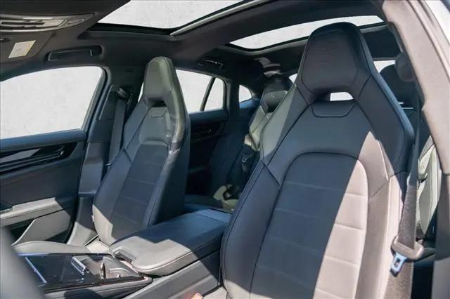 2025 Porsche Panamera 4
