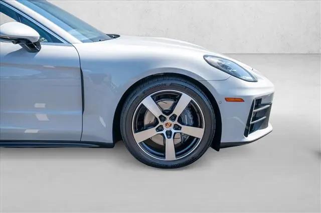 2025 Porsche Panamera 4