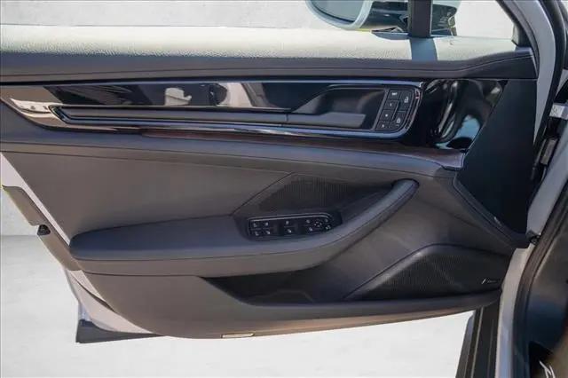 2025 Porsche Panamera 4
