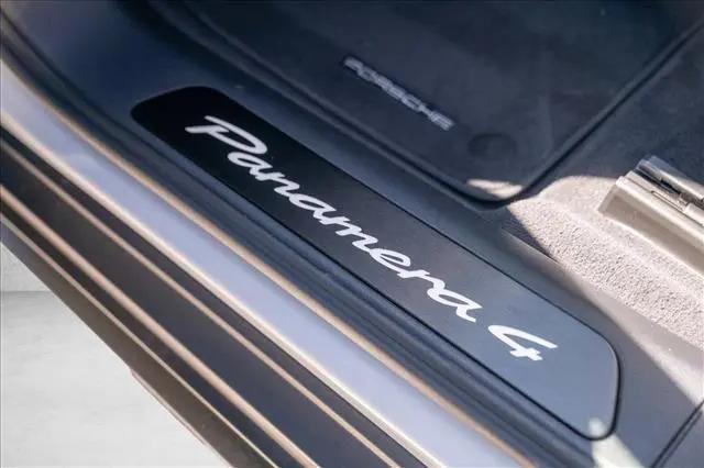 2025 Porsche Panamera 4