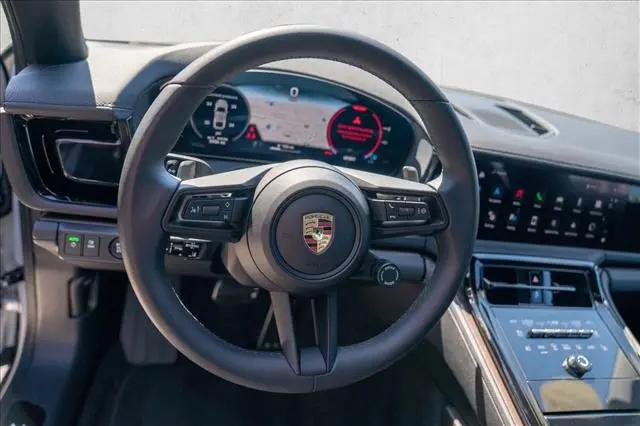 2025 Porsche Panamera 4