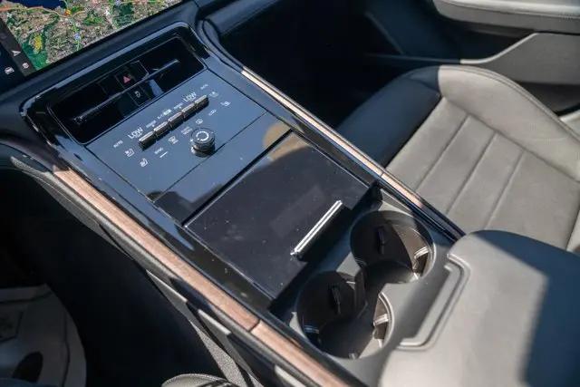 2025 Porsche Panamera 4