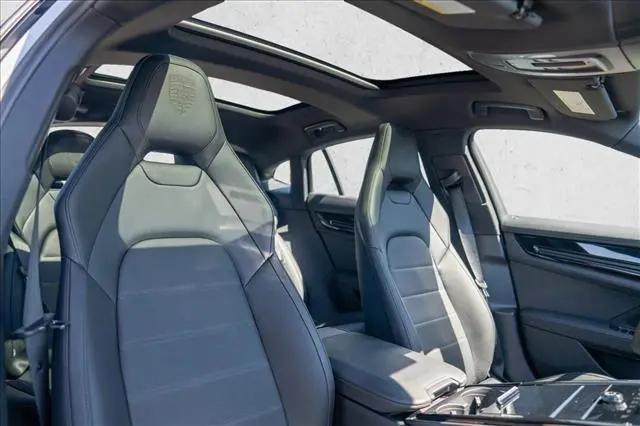 2025 Porsche Panamera 4