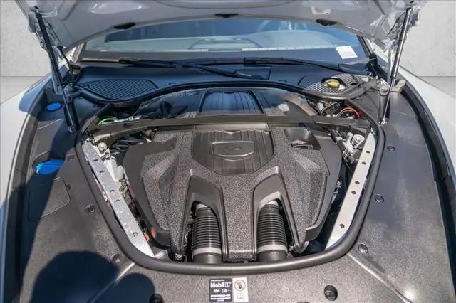 2025 Porsche Panamera 4