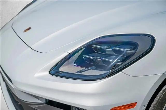 2025 Porsche Panamera 4