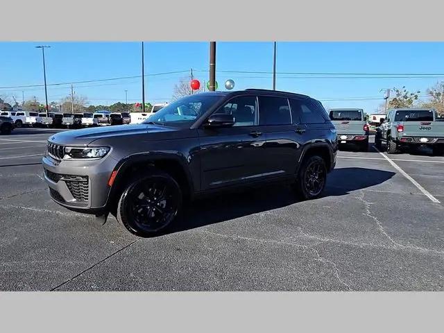 2026 Jeep Grand Cherokee Altitude 4x4