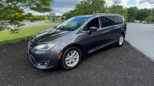 2020 Chrysler Pacifica Touring L
