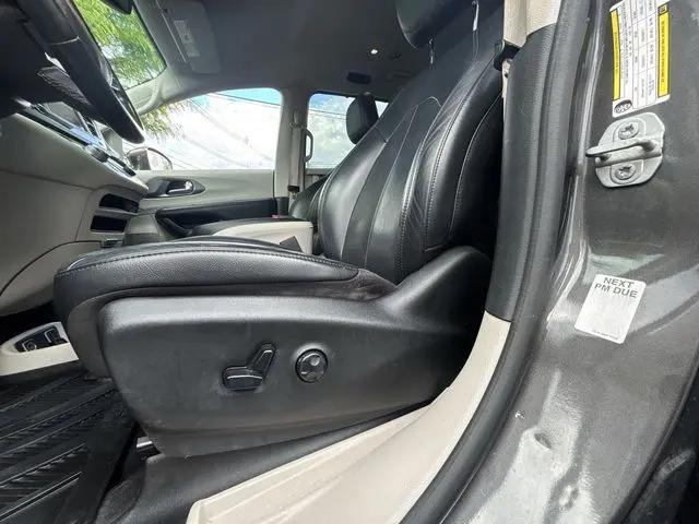 2020 Chrysler Pacifica Touring L