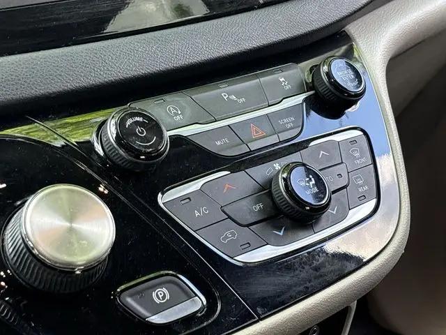 2020 Chrysler Pacifica Touring L