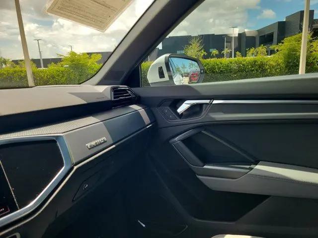 2020 Audi Q3 Prestige 45 TFSI S line quattro Tiptronic