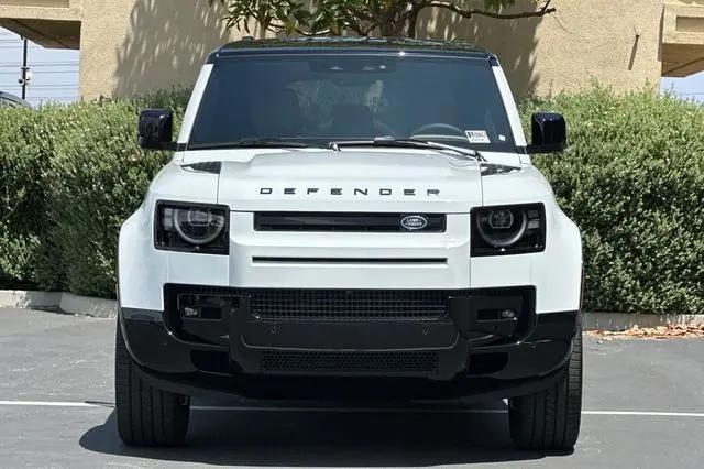 2026 Land Rover Defender P400 X-Dynamic SE