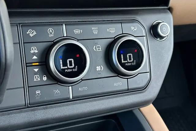 2026 Land Rover Defender P400 X-Dynamic SE